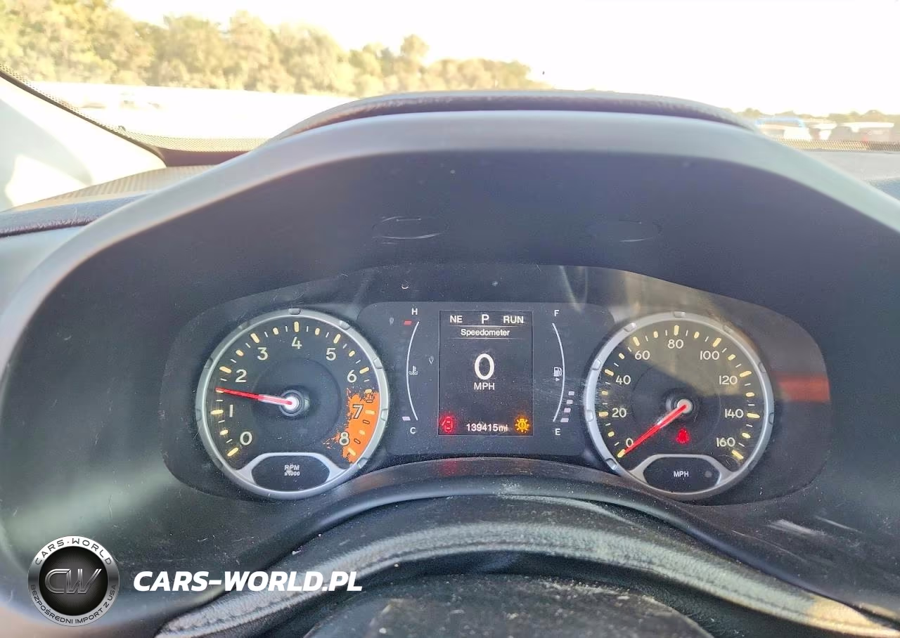 2017 Jeep Renegade Sport VIN:ZACCJBAB1HPG64738 - 9