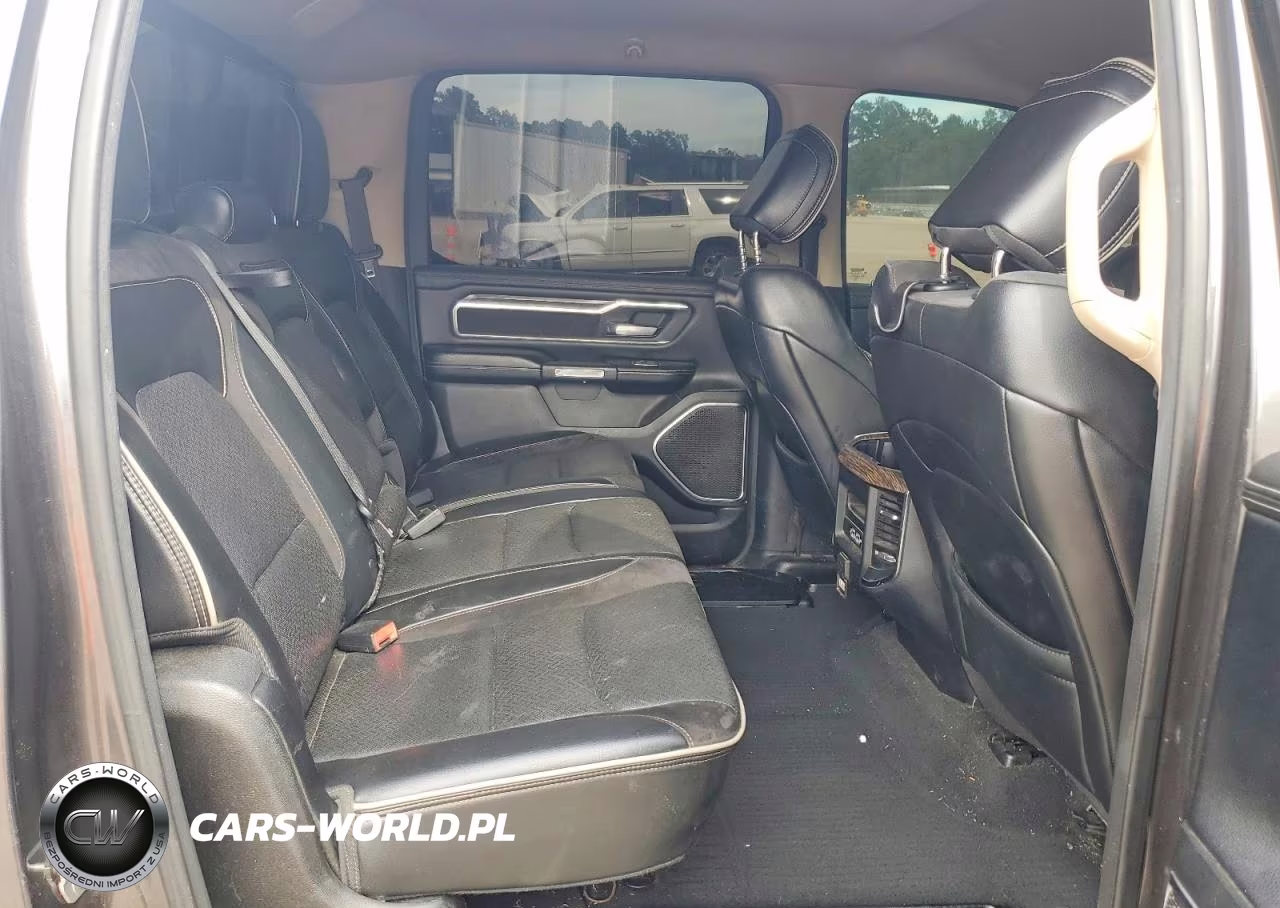 2019 Ram 1500 Laramie VIN:1C6SRFJT1KN586232 - 10