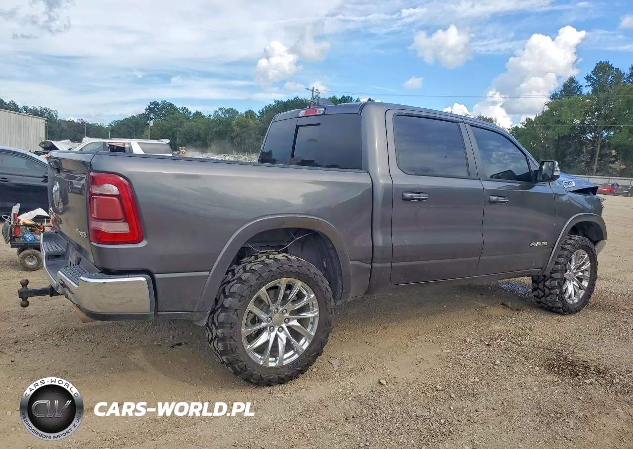 2019 Ram 1500 Laramie VIN:1C6SRFJT1KN586232 - 3