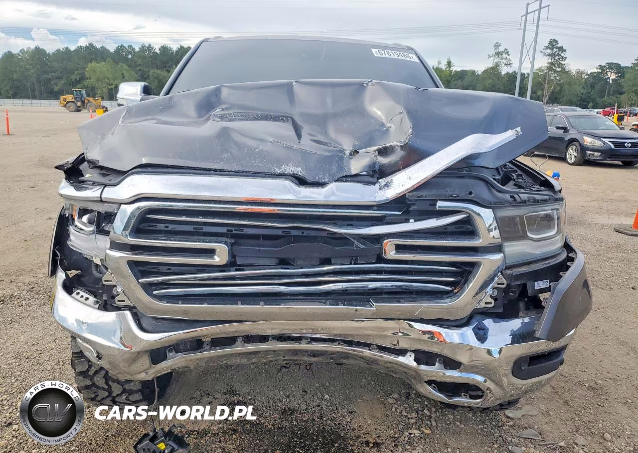 2019 Ram 1500 Laramie VIN:1C6SRFJT1KN586232 - 5