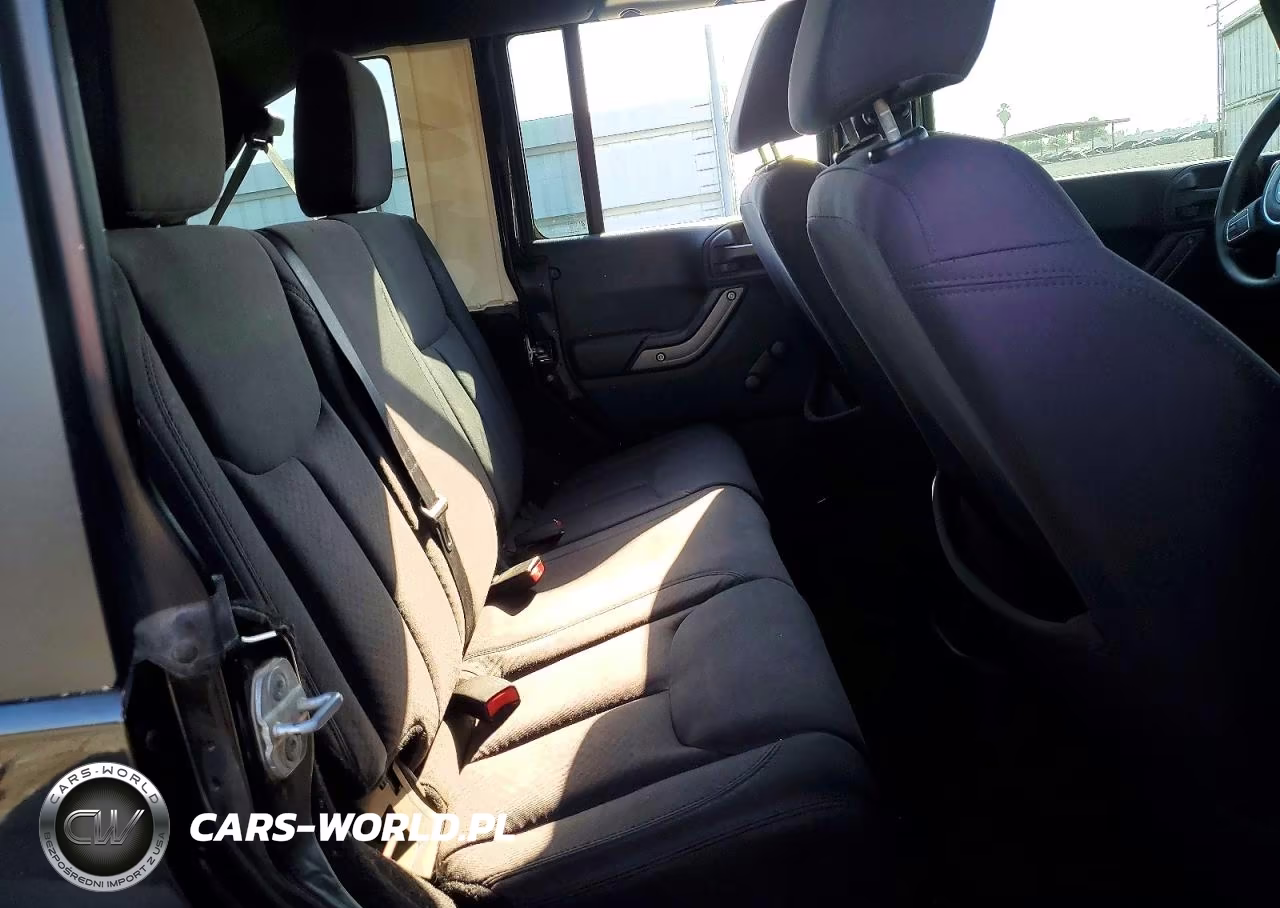 2013 Jeep Wrangler Unlimited Sport VIN:1C4BJWDG5DL702819 - 11