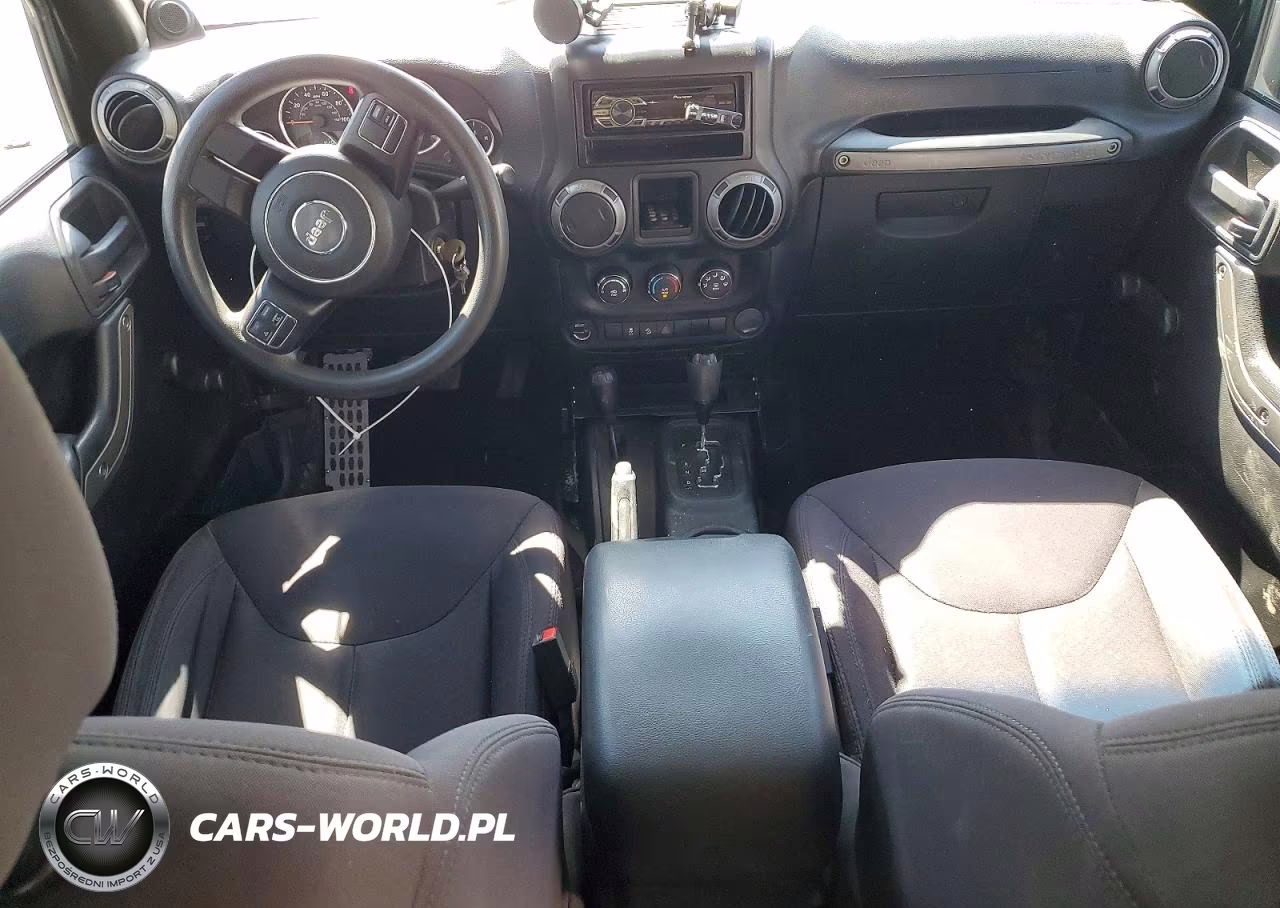 2013 Jeep Wrangler Unlimited Sport VIN:1C4BJWDG5DL702819 - 8
