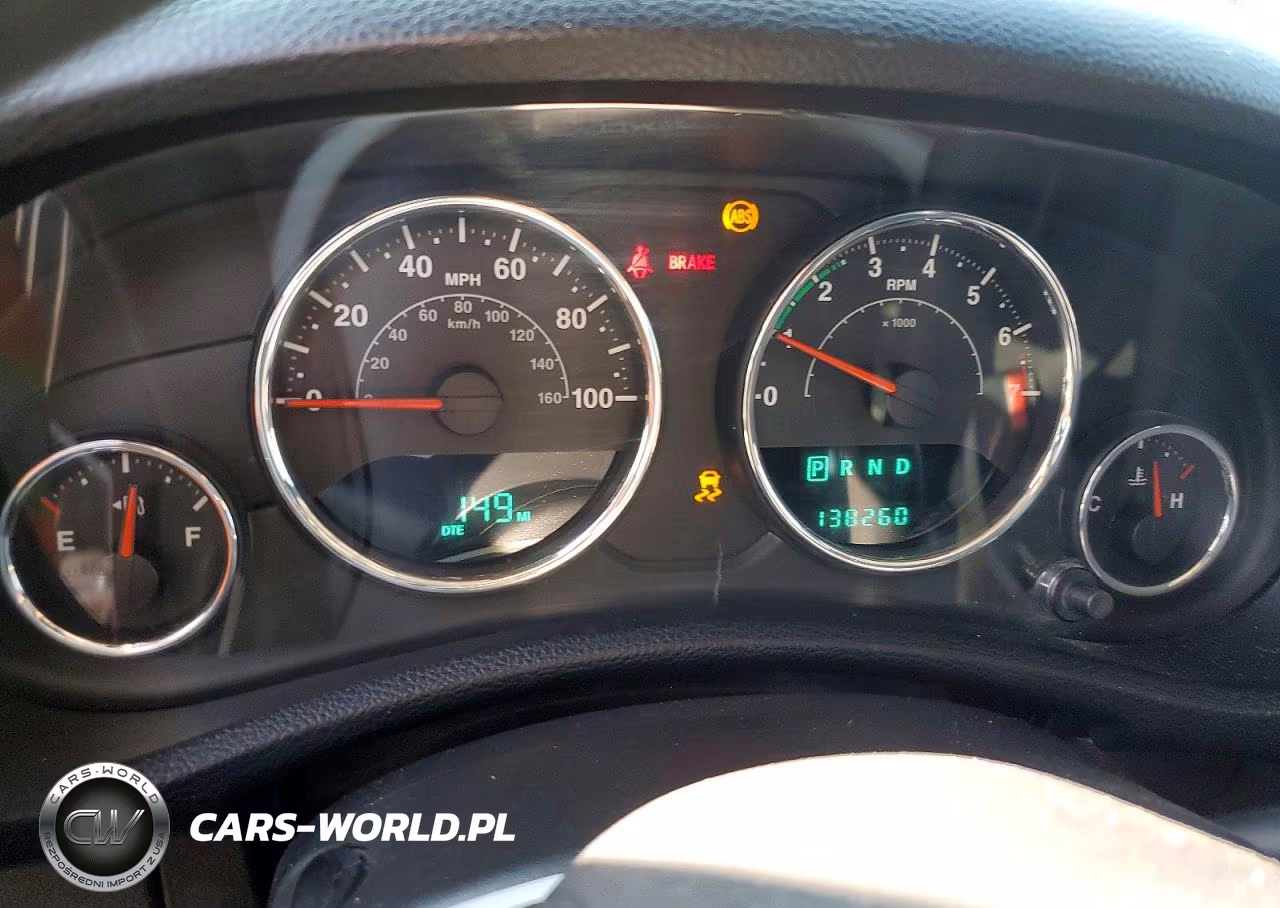 2013 Jeep Wrangler Unlimited Sport VIN:1C4BJWDG5DL702819 - 9