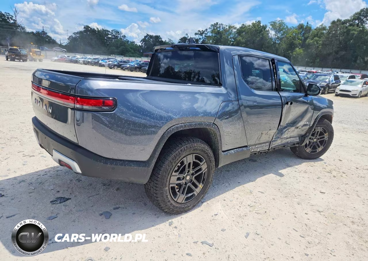 2024 Rivian R1T Adventure VIN:7FCTGCAAXRN030179 - 3