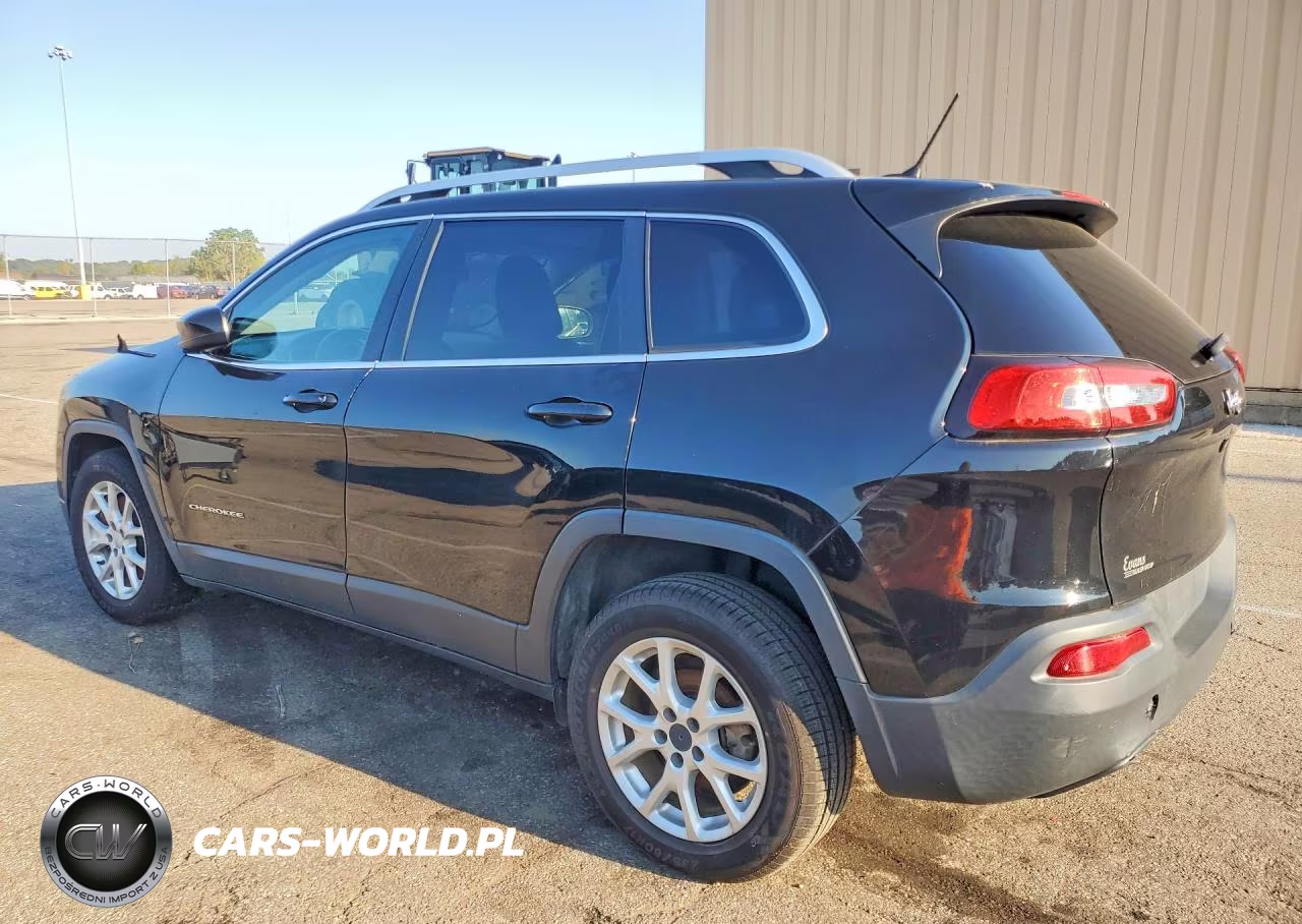 2018 Jeep Cherokee Latitude VIN:1C4PJLCB5JD513376 - 2