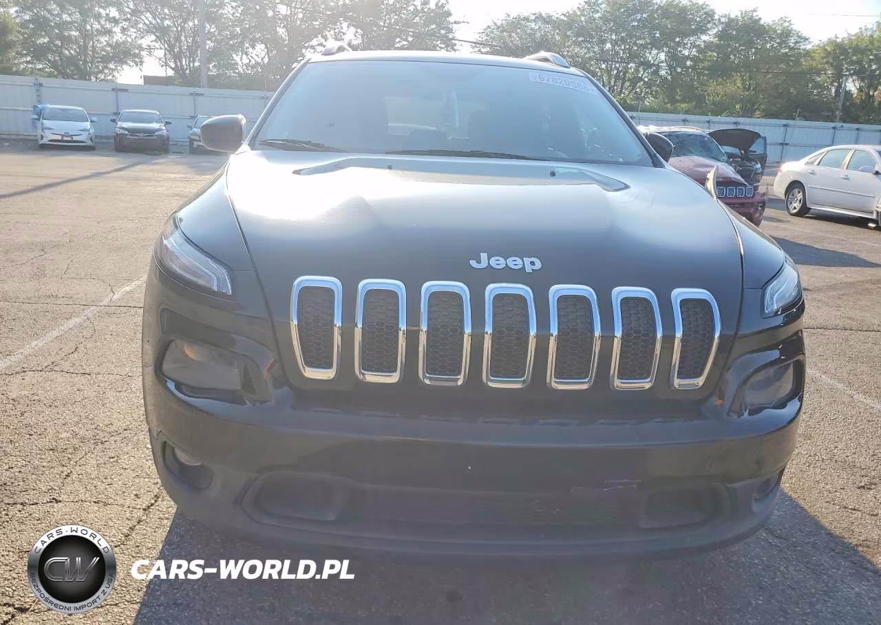 2018 Jeep Cherokee Latitude VIN:1C4PJLCB5JD513376 - 5