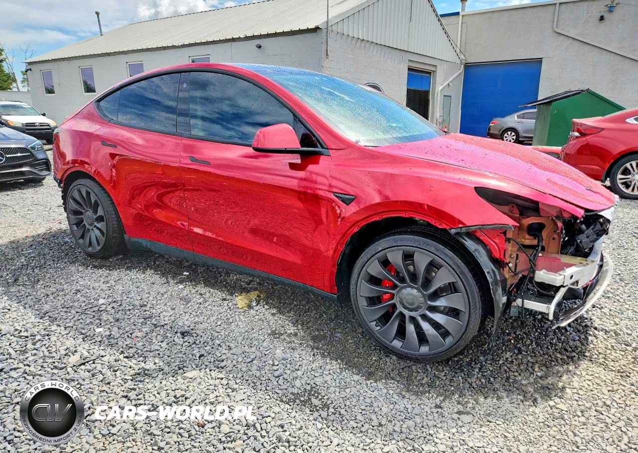 2022 Tesla Model Y VIN:7SAYGDEF0NF466865 - 4