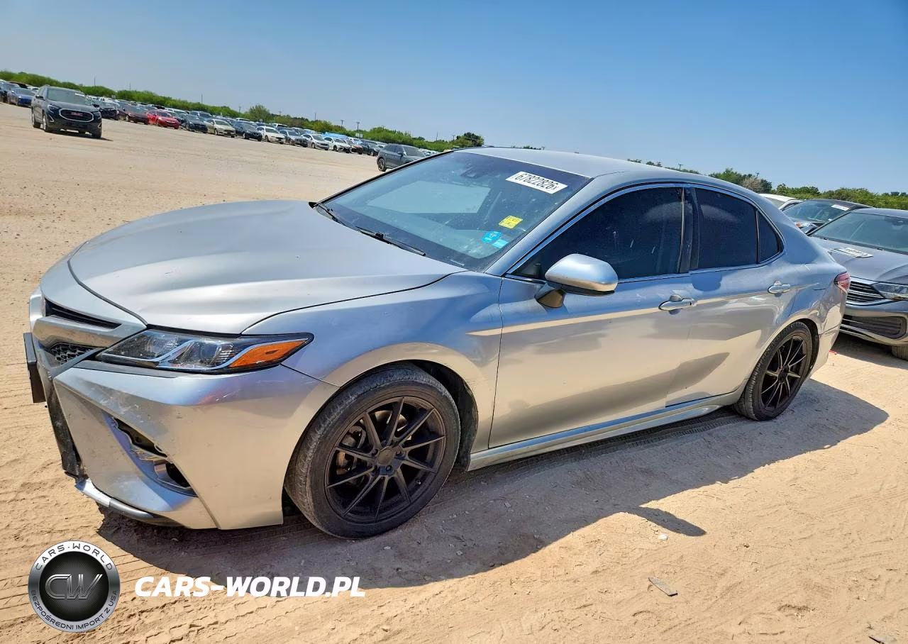 2018 Toyota Camry Hybrid Se