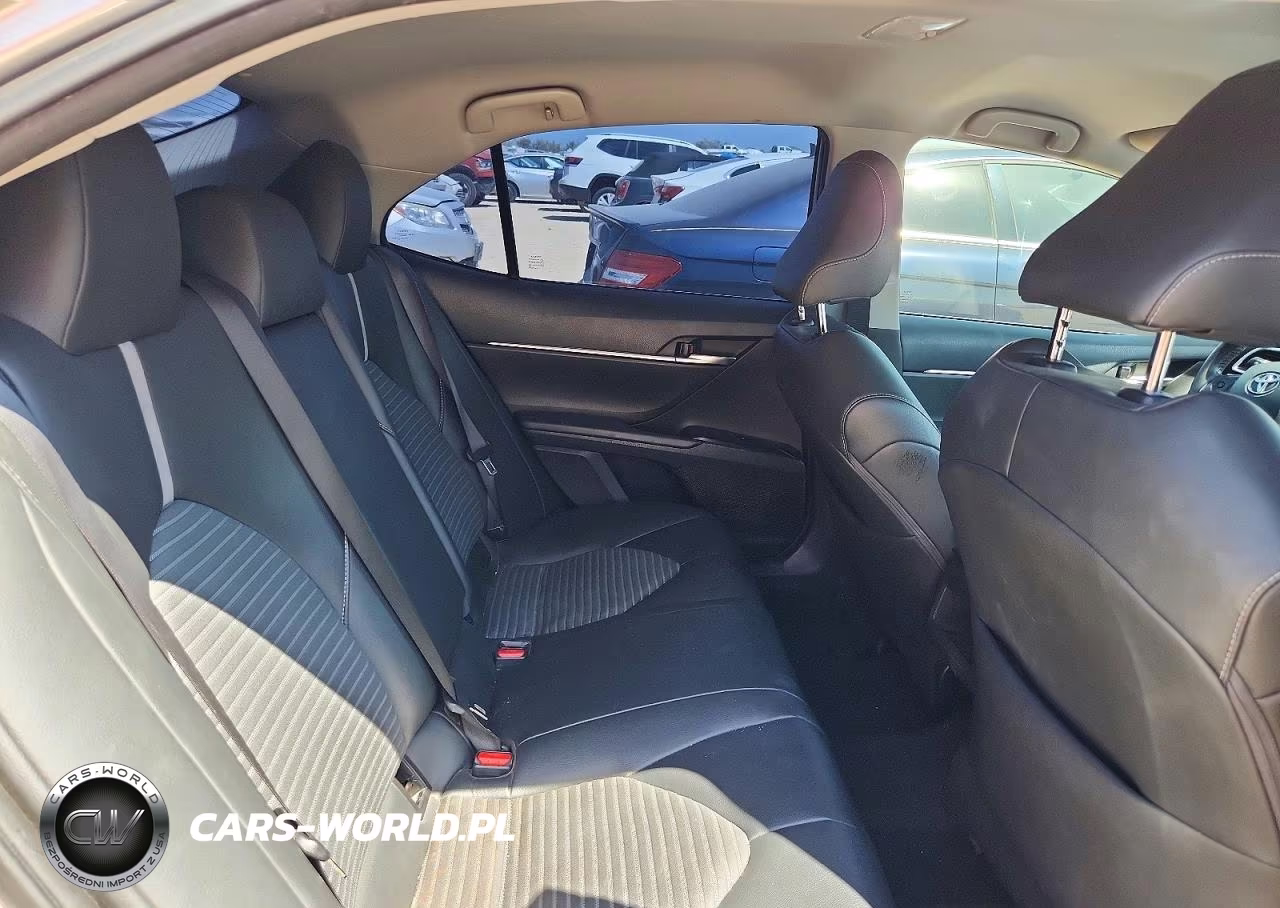 2018 Toyota Camry Hybrid Se VIN:4T1B21HKXJU502888 - 10