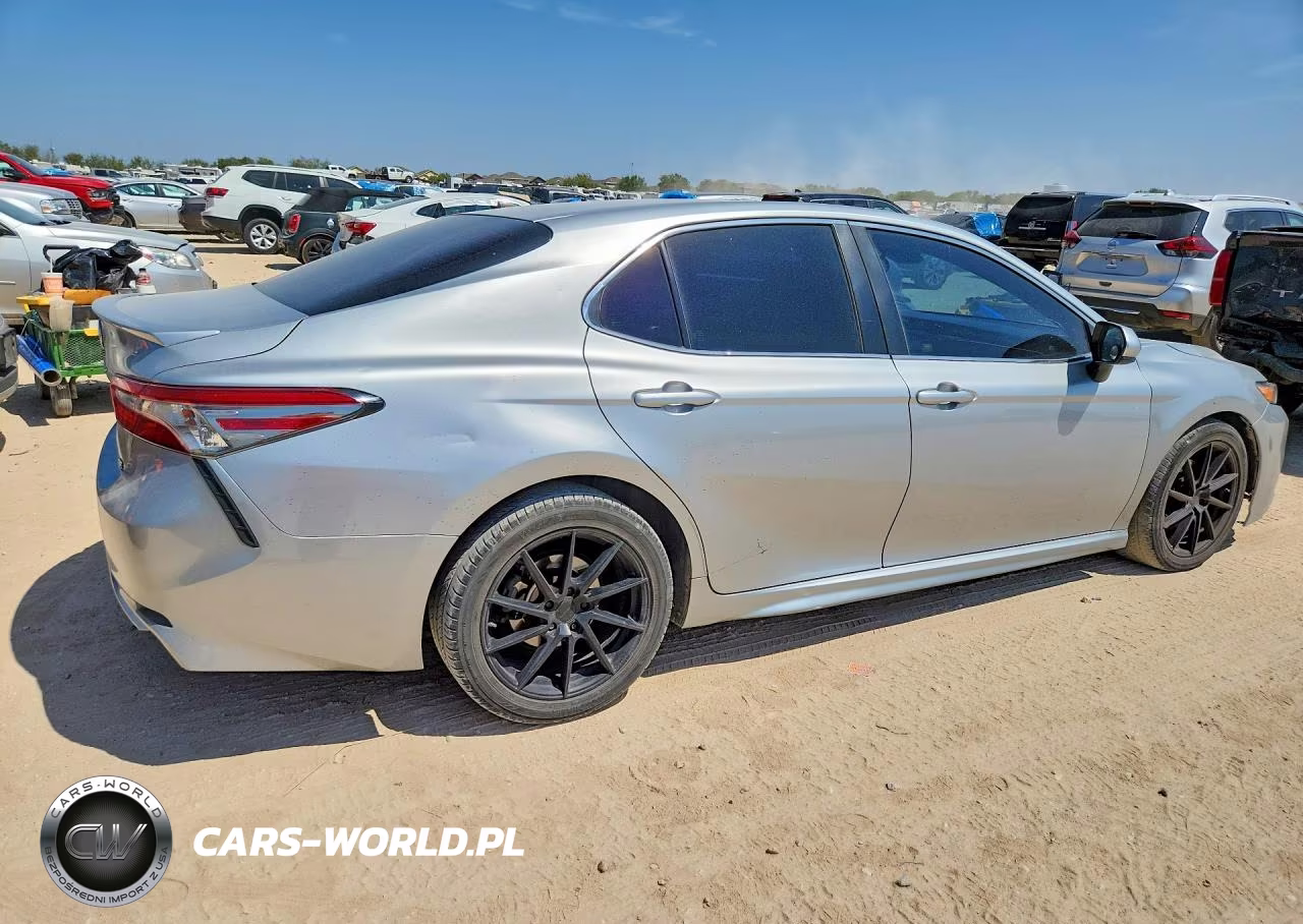 2018 Toyota Camry Hybrid Se VIN:4T1B21HKXJU502888 - 3