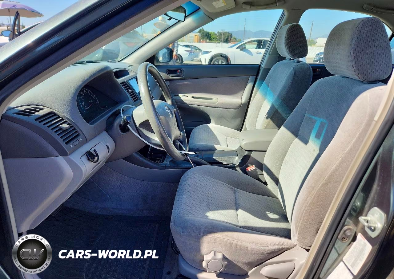 2002 Toyota Camry Le VIN:JTDBE32K820063277 - 7