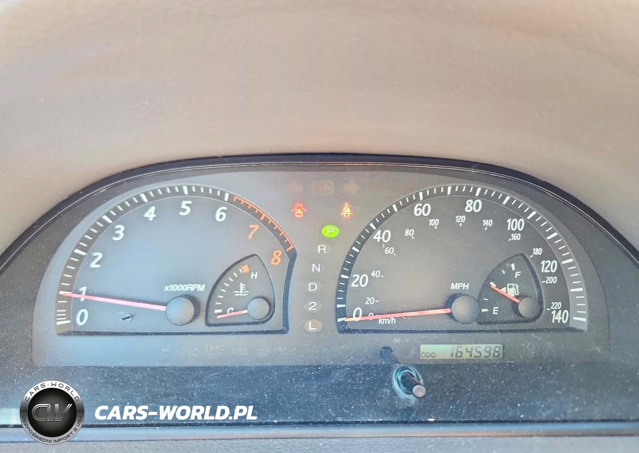 2002 Toyota Camry Le VIN:JTDBE32K820063277 - 9