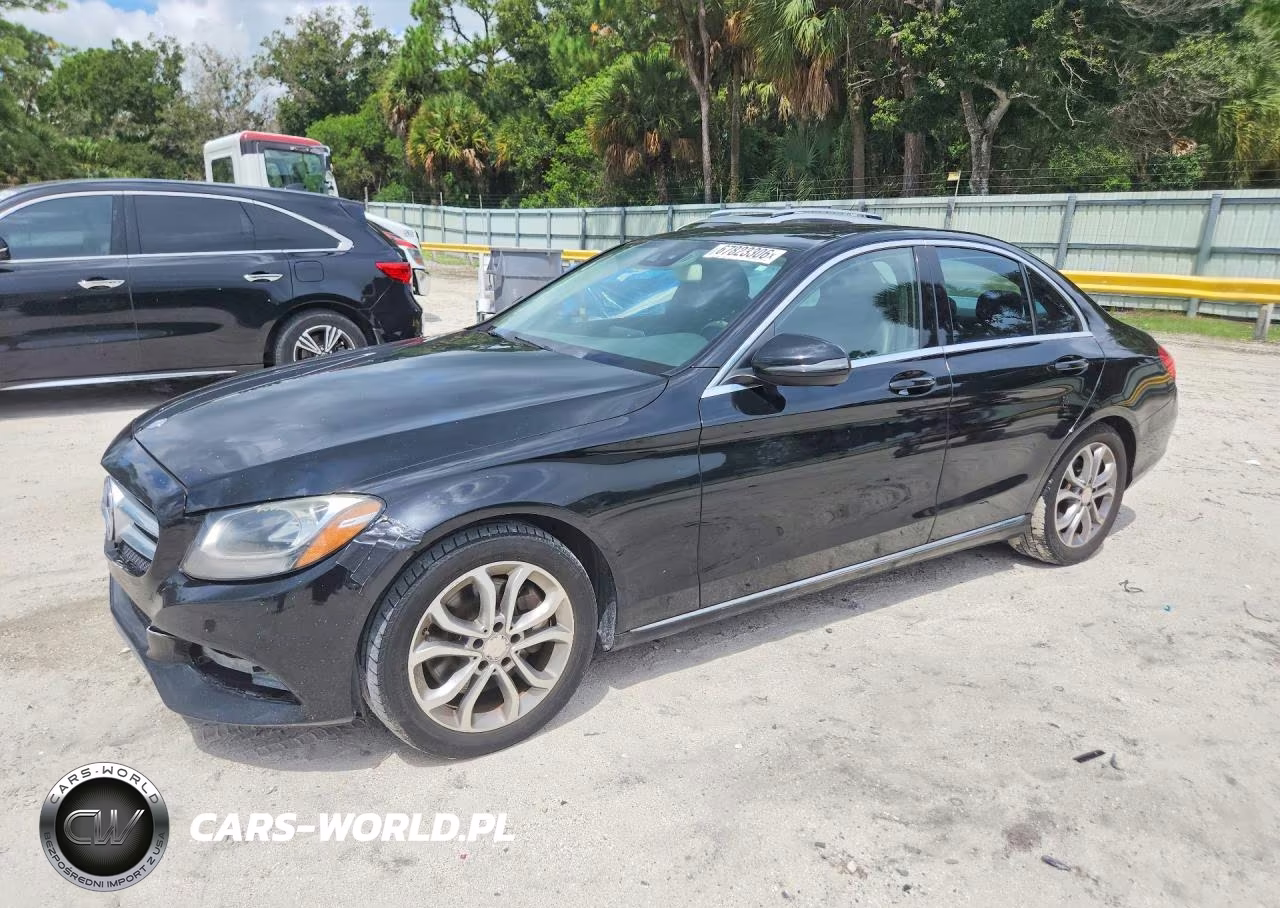 2016 Mercedes-Benz C 300 – zdjęcie 1 z 12