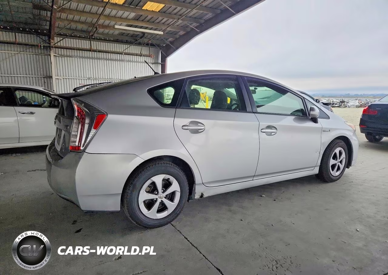 2012 Toyota Prius Two VIN:JTDKN3DUXC1529852 - 3