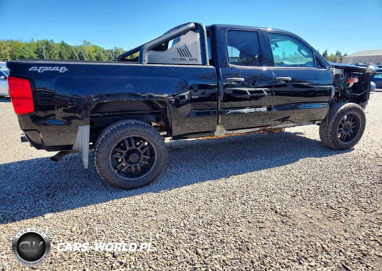 2018 Chevrolet Silverado K1500 VIN:1GCVKNEC0JZ224253 - 3