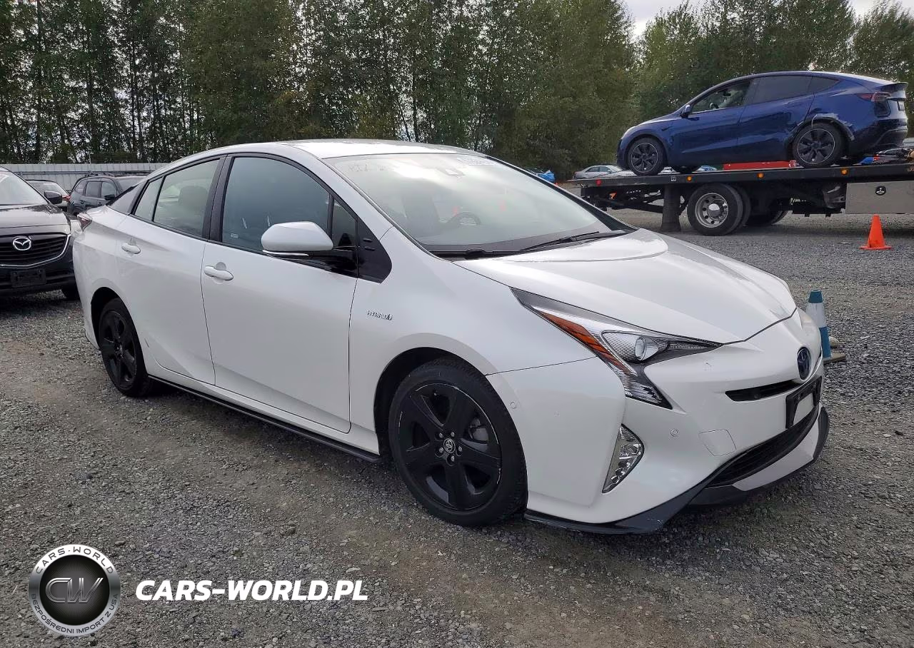 2017 Toyota Prius Four Touring VIN:JTDKARFUXH3052735 - 4