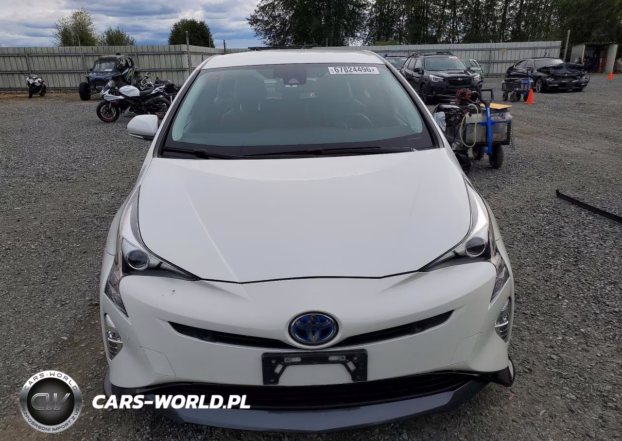 2017 Toyota Prius Four Touring VIN:JTDKARFUXH3052735 - 5