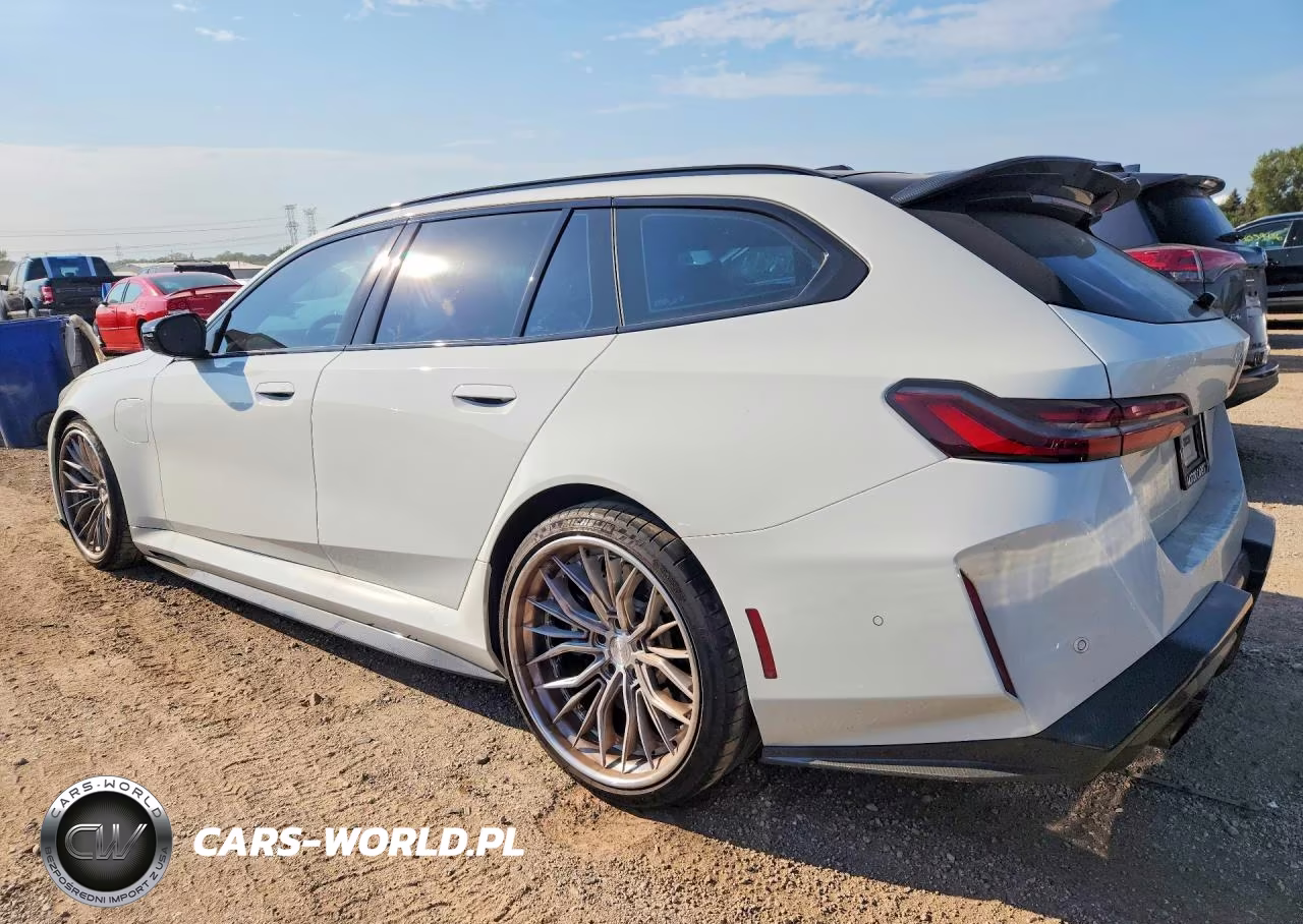 2025 BMW M5 Touring VIN:WBS83GV0XSCU42922 - 2