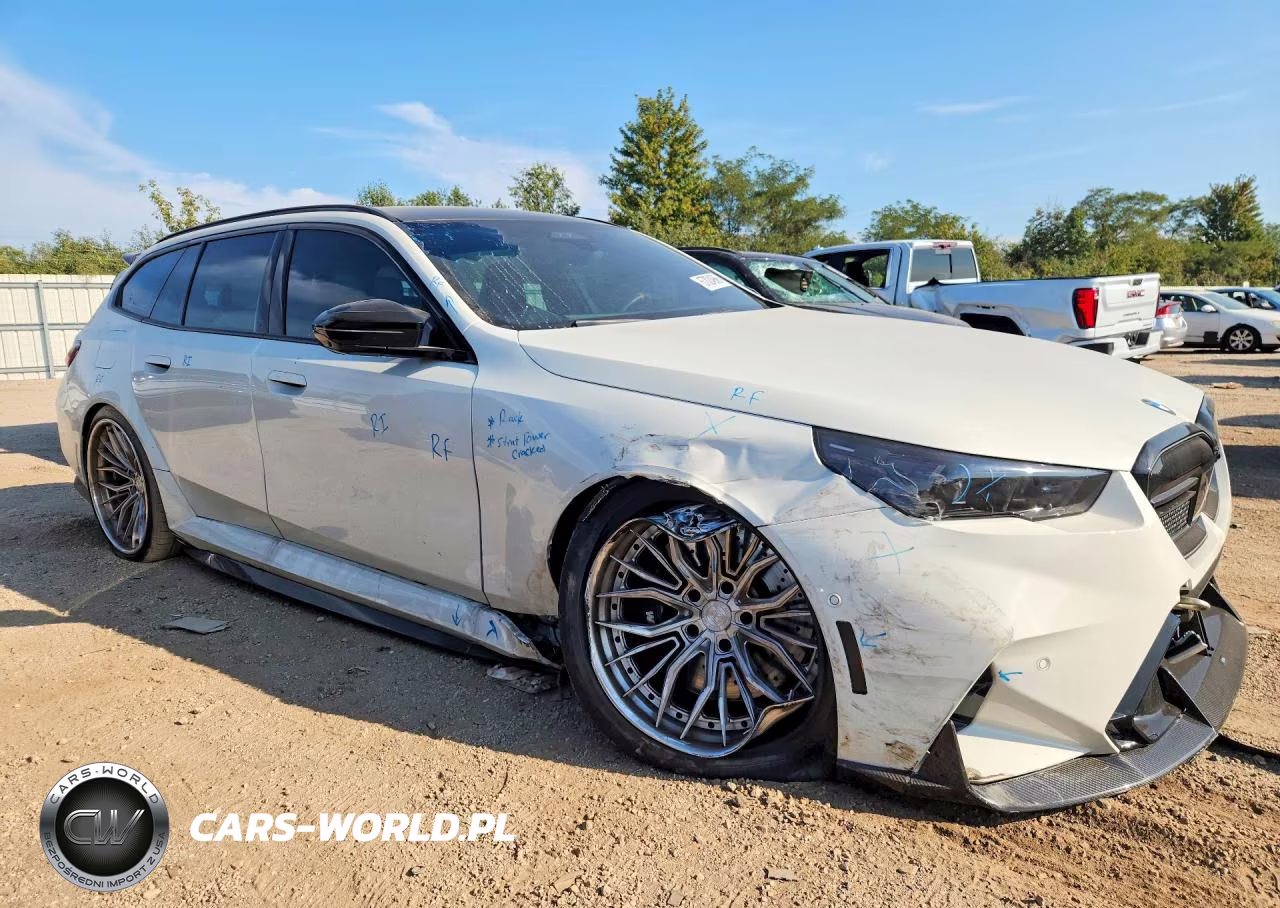2025 BMW M5 Touring VIN:WBS83GV0XSCU42922 - 4