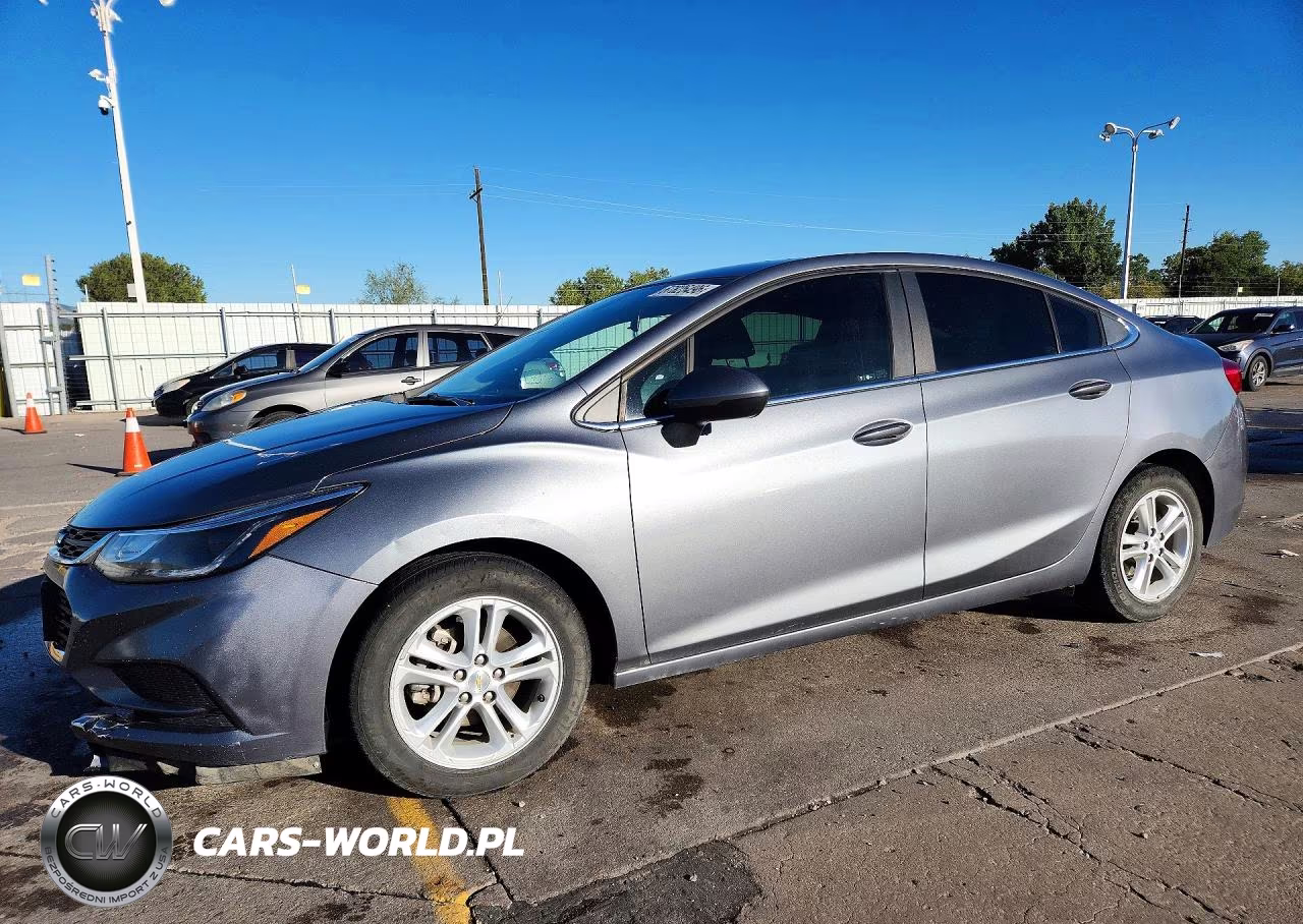 2018 Chevrolet Cruze Lt VIN:1G1BE5SM8J7231169 - 1