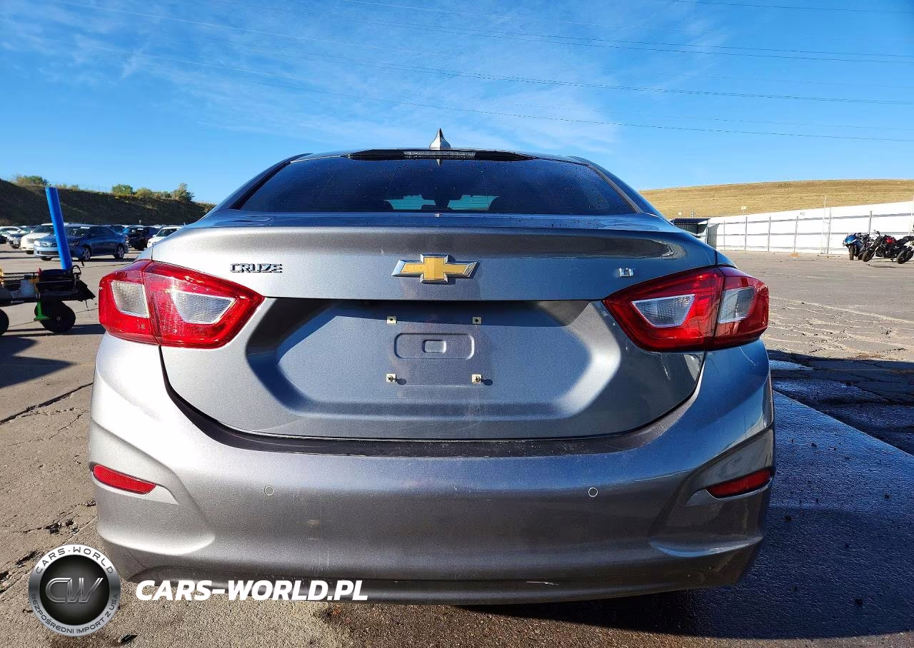 2018 Chevrolet Cruze Lt VIN:1G1BE5SM8J7231169 - 6