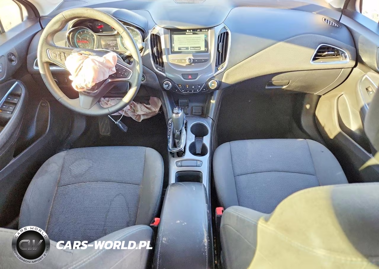 2018 Chevrolet Cruze Lt VIN:1G1BE5SM8J7231169 - 8