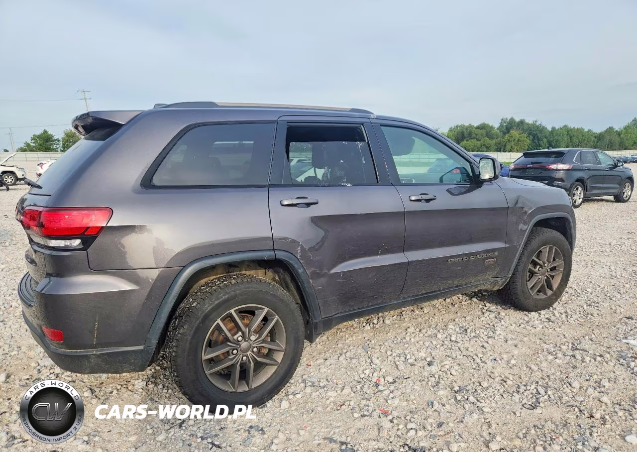 2016 Jeep Grand Cherokee Laredo VIN:1C4RJFAG2GC399599 - 3