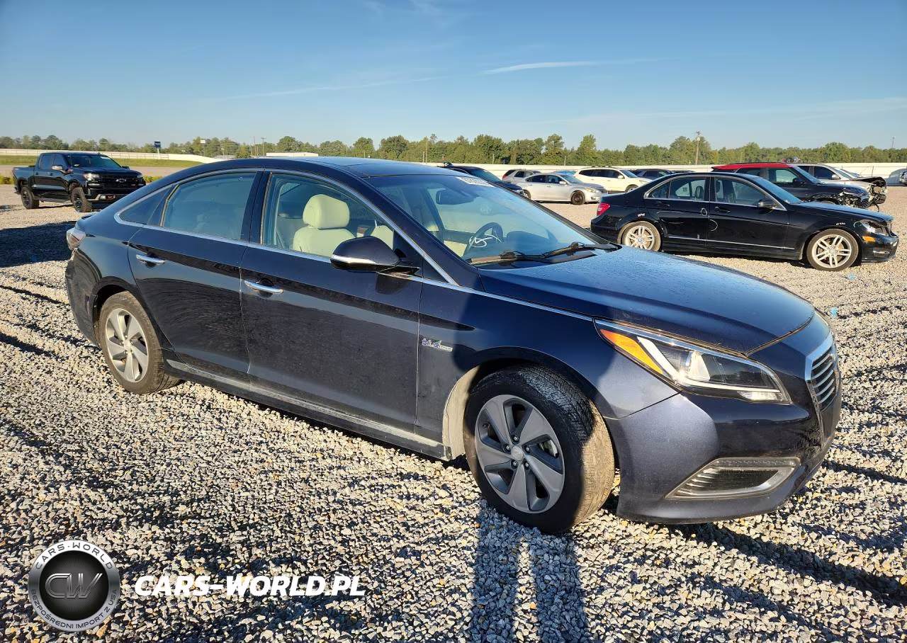 2017 Hyundai Sonata Hybrid Limited VIN:KMHE34L30HA069962 - 4