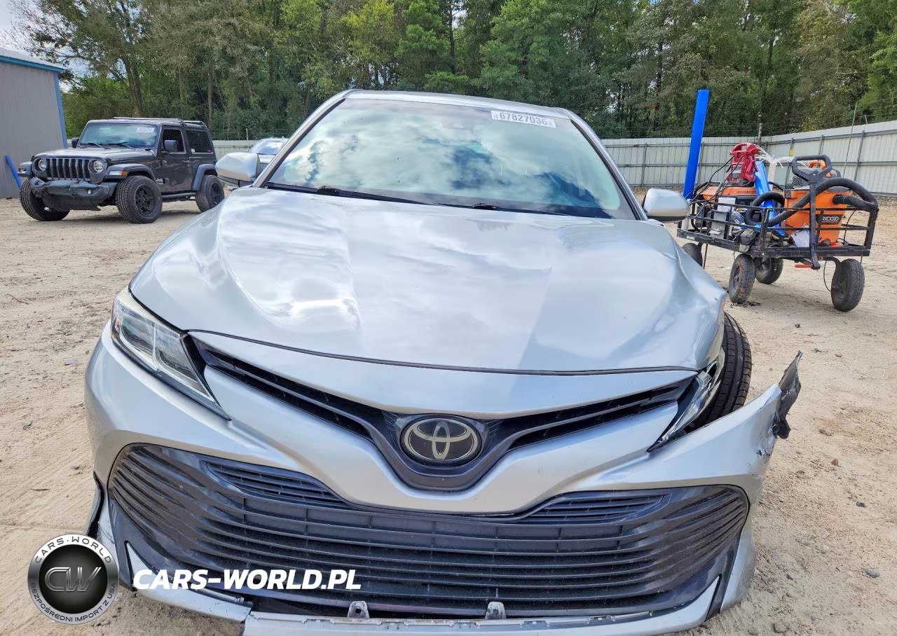 2020 Toyota Camry Le VIN:4T1C11AK5LU992547 - 5