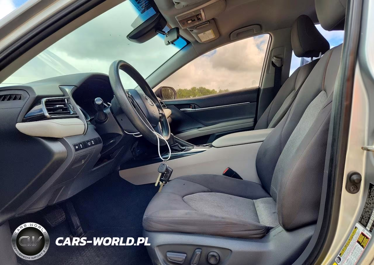 2020 Toyota Camry Le VIN:4T1C11AK5LU992547 - 7