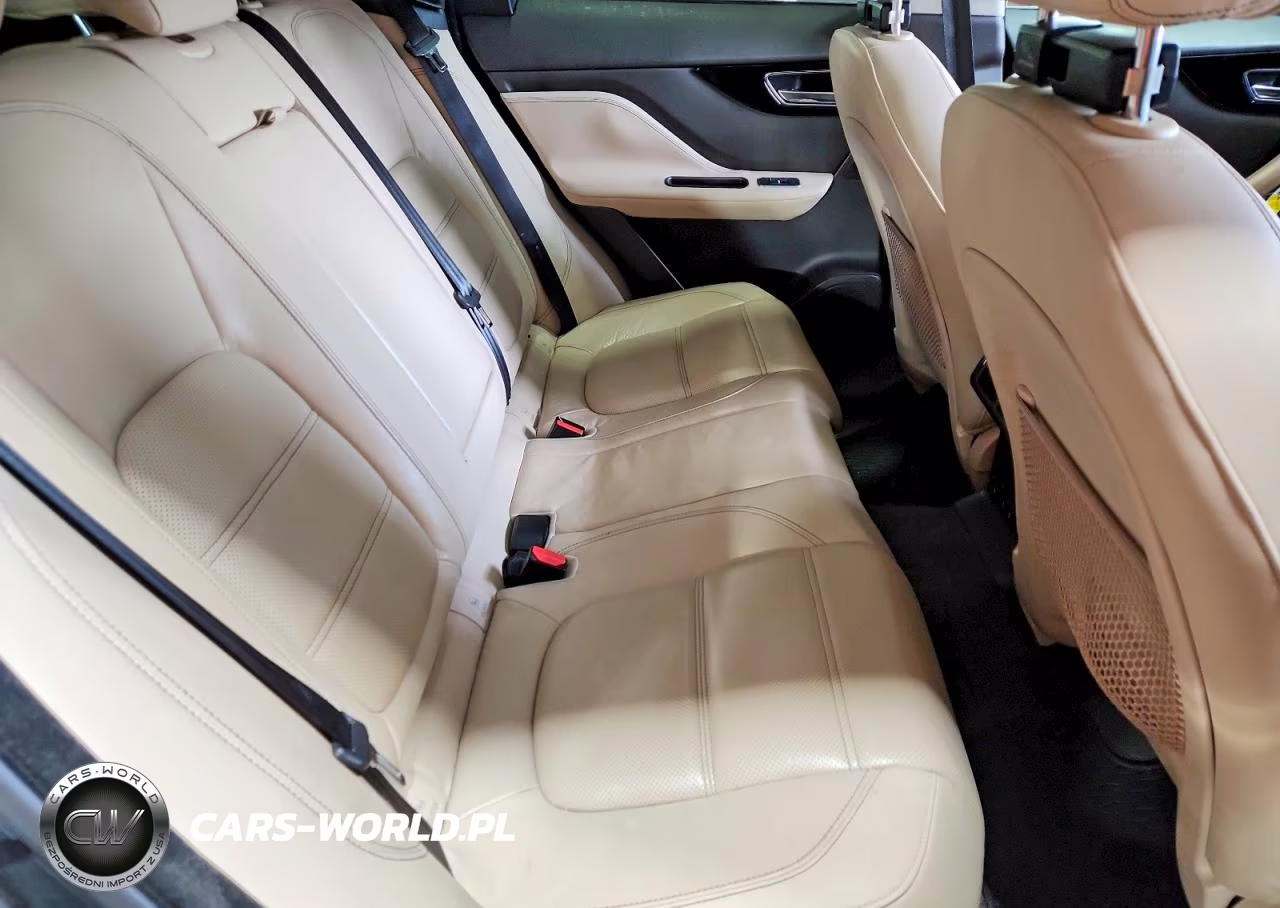 2019 Jaguar F-Pace Prestige VIN:SADCK2FX3KA392111 - 11
