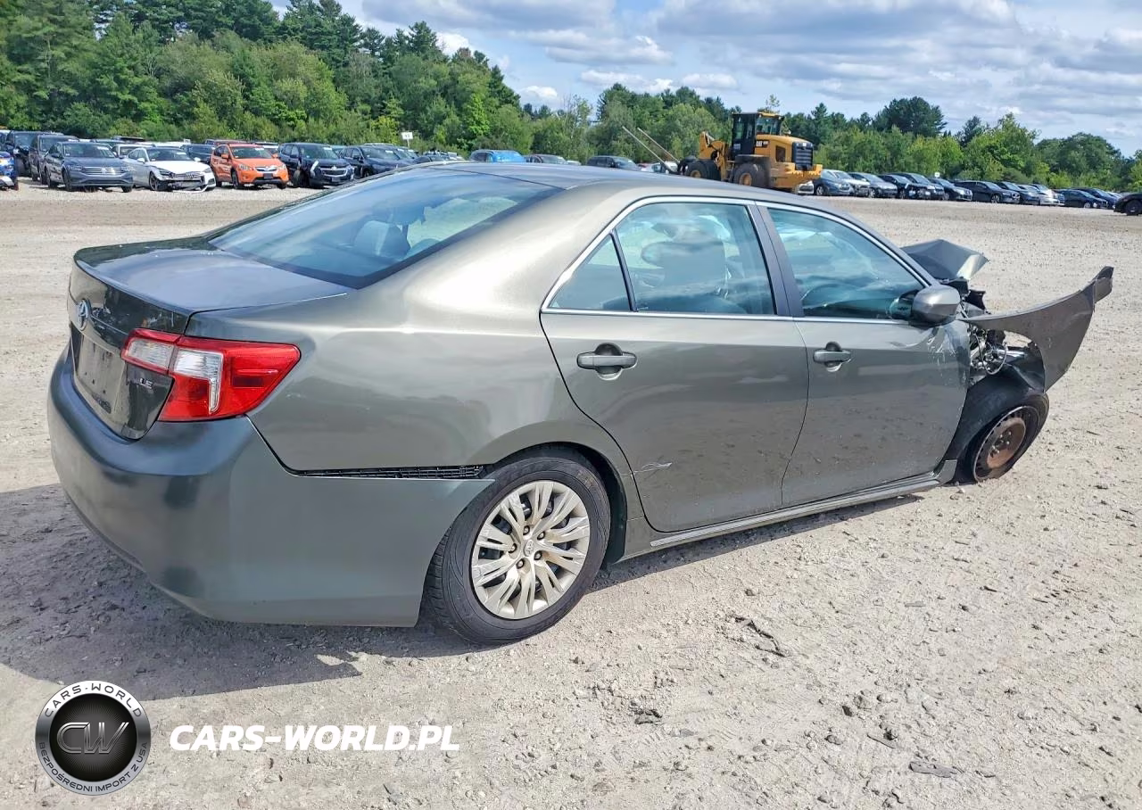 2014 Toyota Camry Le VIN:4T4BF1FK4ER353722 - 3