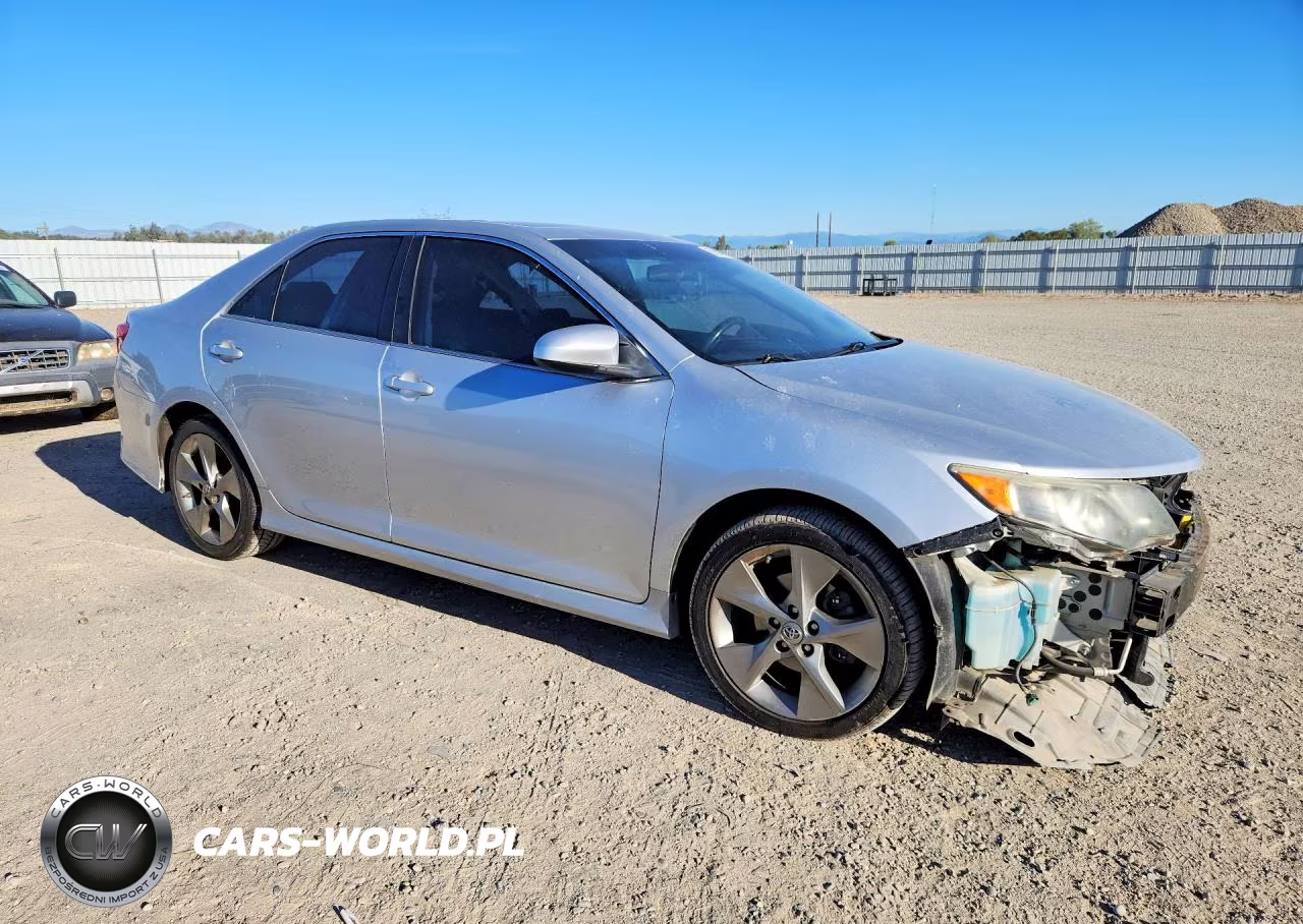 2014 Toyota Camry Se Sport VIN:4T1BF1FKXEU375587 - 4