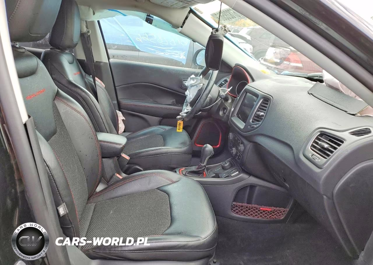 2019 Jeep Compass Trailhawk VIN:3C4NJDDB8KT674635 - 7
