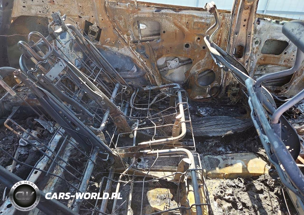 2018 Toyota Rav4 Le VIN:JTMZFREV8JJ169208 - 10