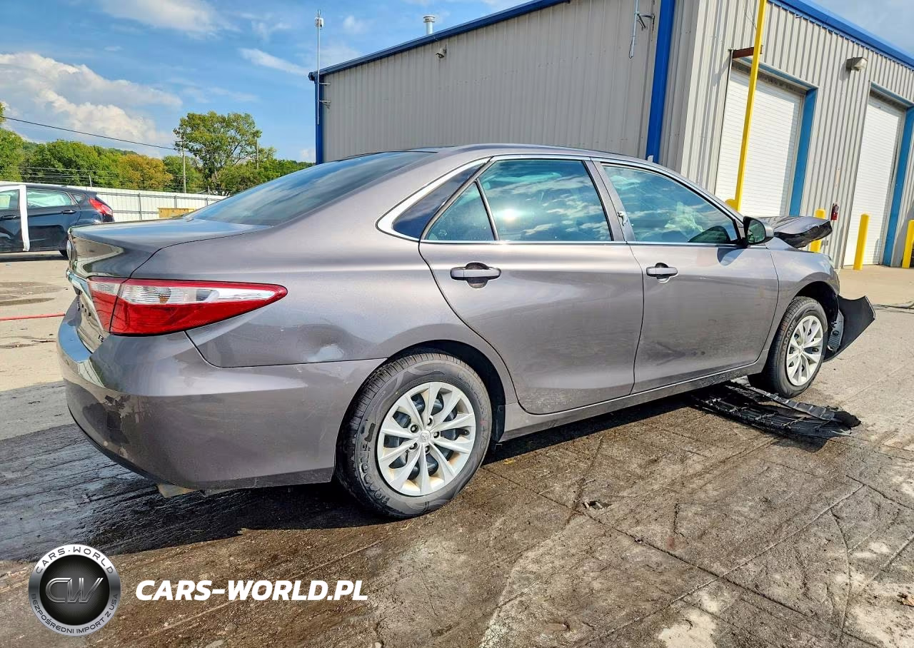 2017 Toyota Camry Le VIN:4T1BF1FKXHU375464 - 3