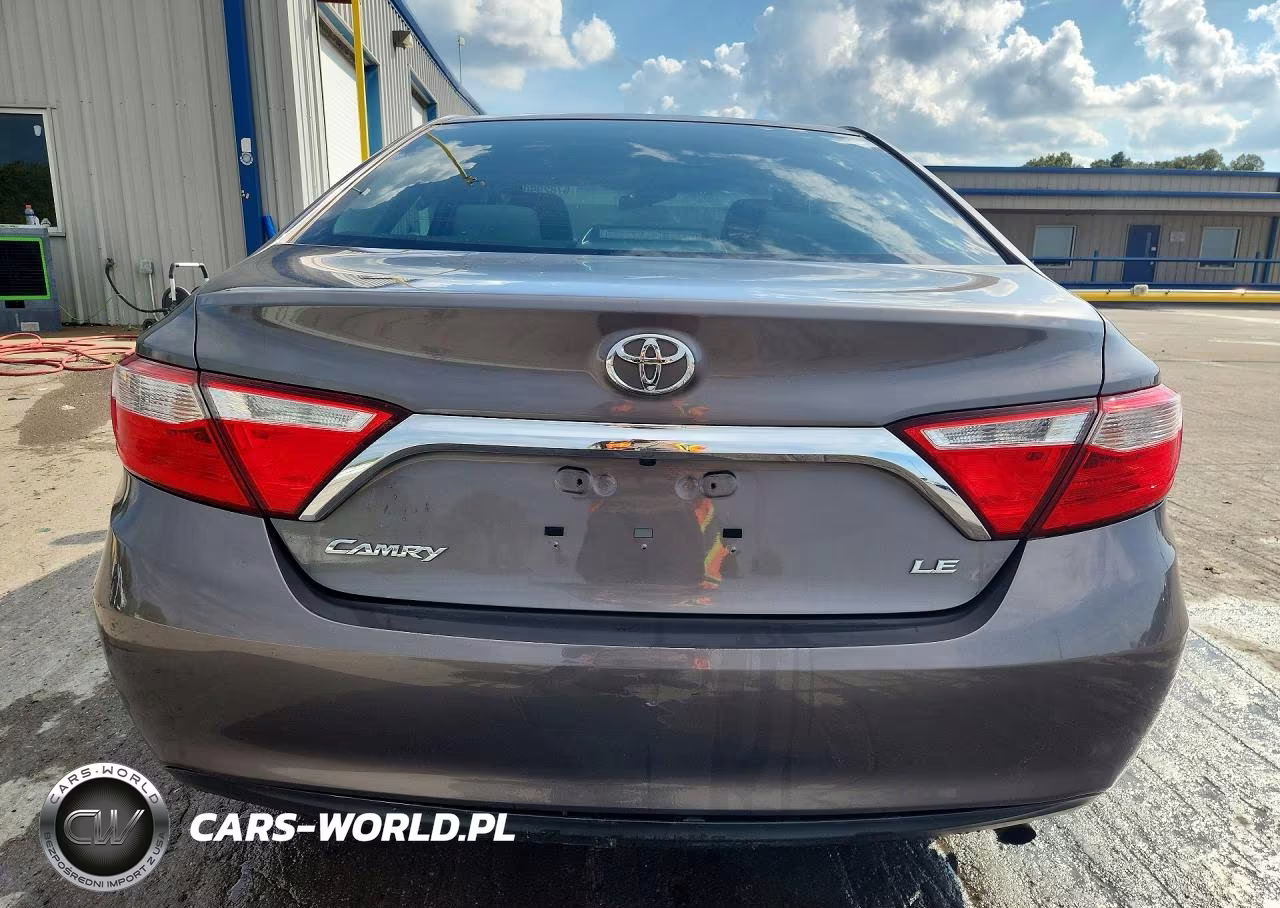 2017 Toyota Camry Le VIN:4T1BF1FKXHU375464 - 6