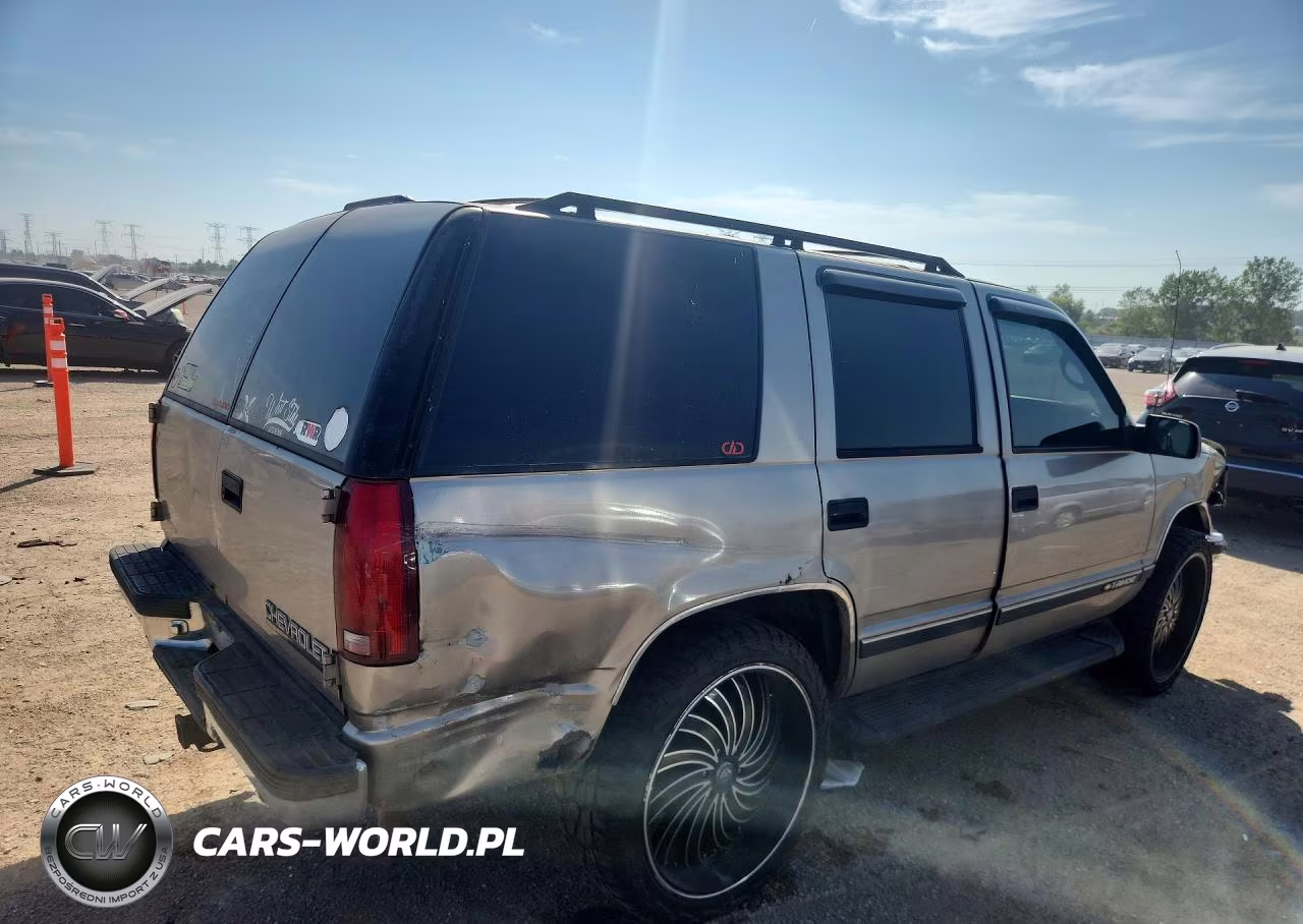 1999 Chevrolet Tahoe K1500 VIN:1GNEK13R7XJ383804 - 3