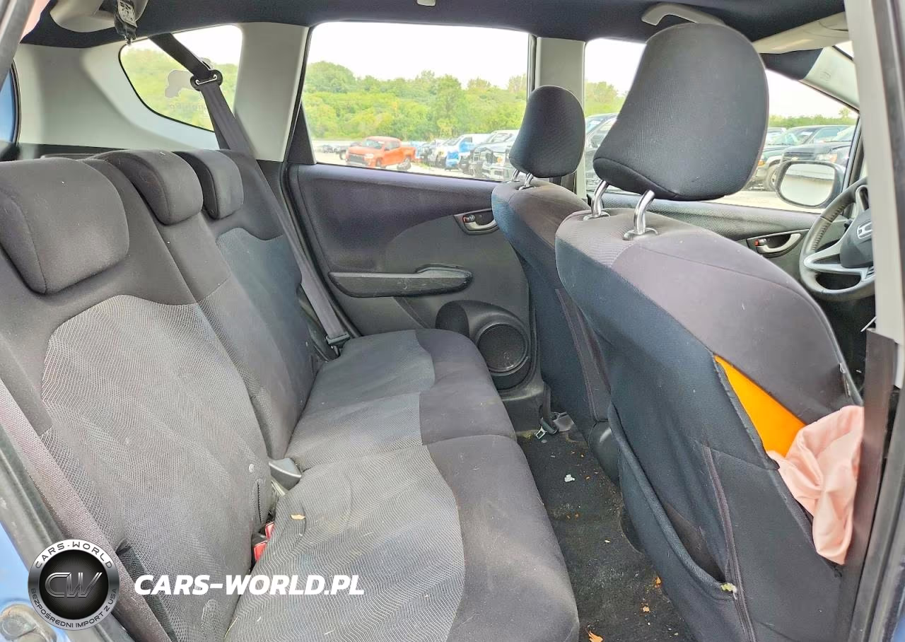 2010 Honda Fit Sport VIN:JHMGE8H45AC025240 - 10