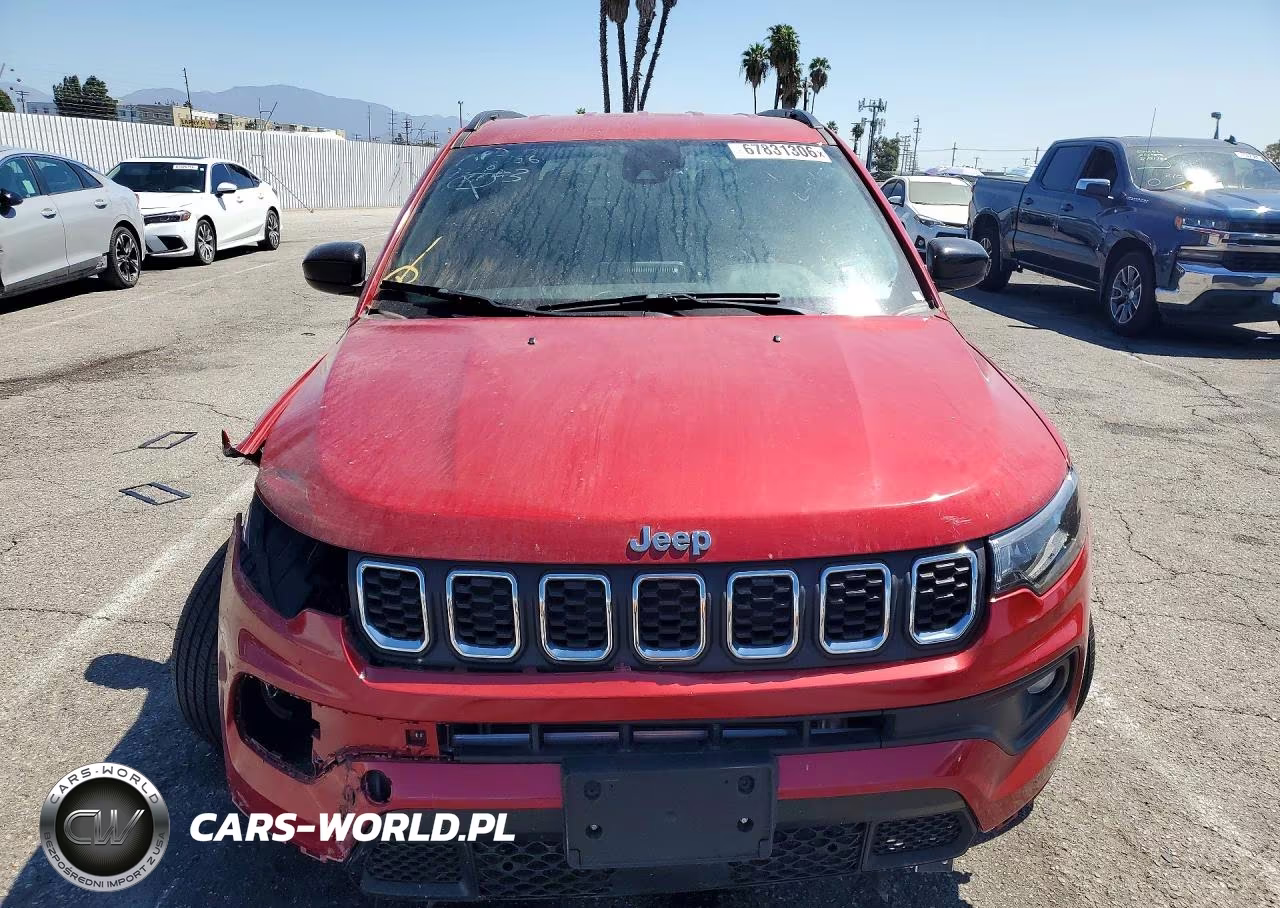 2025 Jeep Compass Latitude VIN:3C4NJDBN0ST619254 - 5