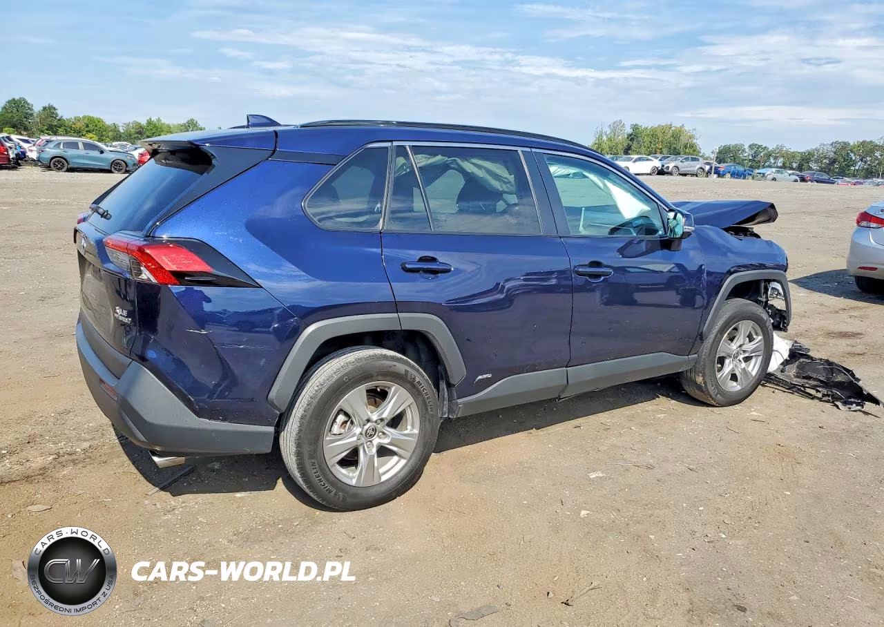 2024 Toyota Rav4 Hybrid Xle VIN:2T3RWRFV4RW203365 - 3
