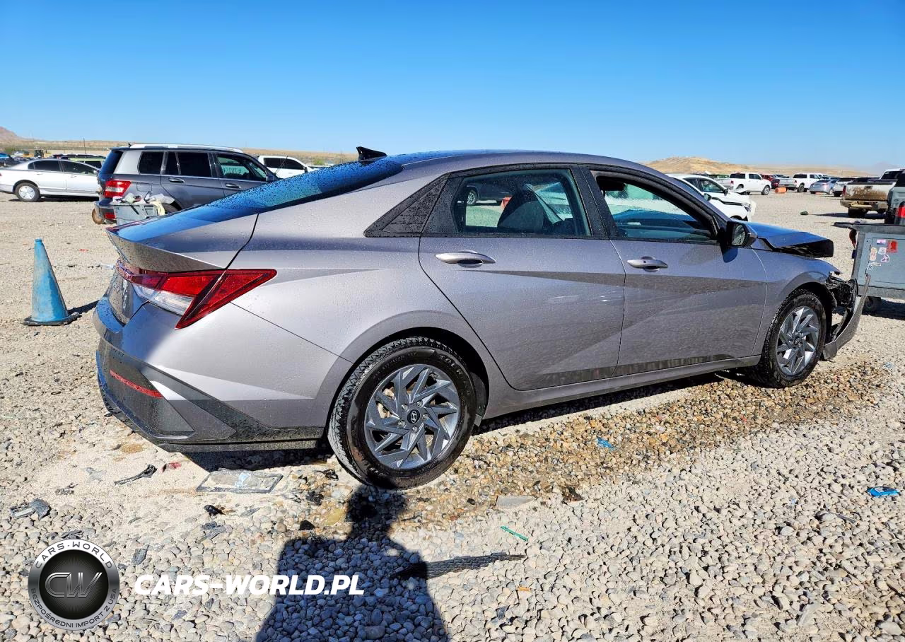 2024 Hyundai Elantra Sel VIN:KMHLM4DG6RU743182 - 3