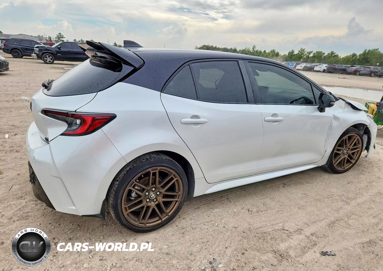 2025 Toyota Corolla Hatchback Nightshade VIN:JTND4MBE7S3237071 - 3