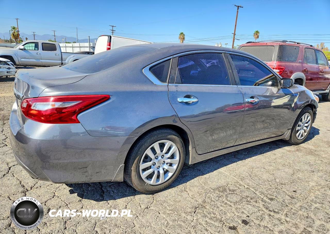 2018 Nissan Altima 2.5 S VIN:1N4AL3AP5JC143217 - 3