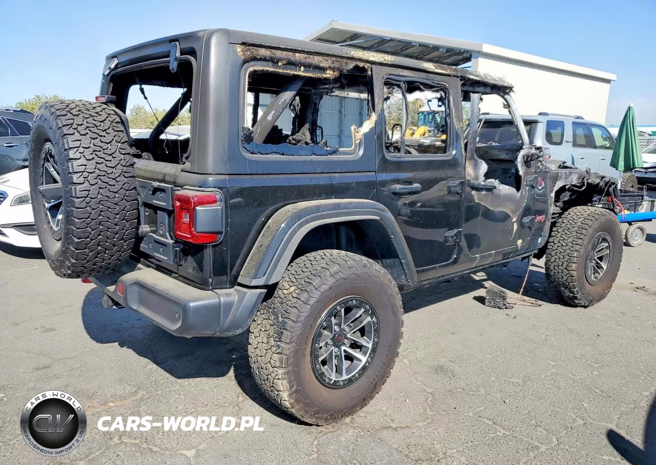 2025 Jeep Wrangler Rubicon VIN:1C4RJXFG9SW634747 - 3