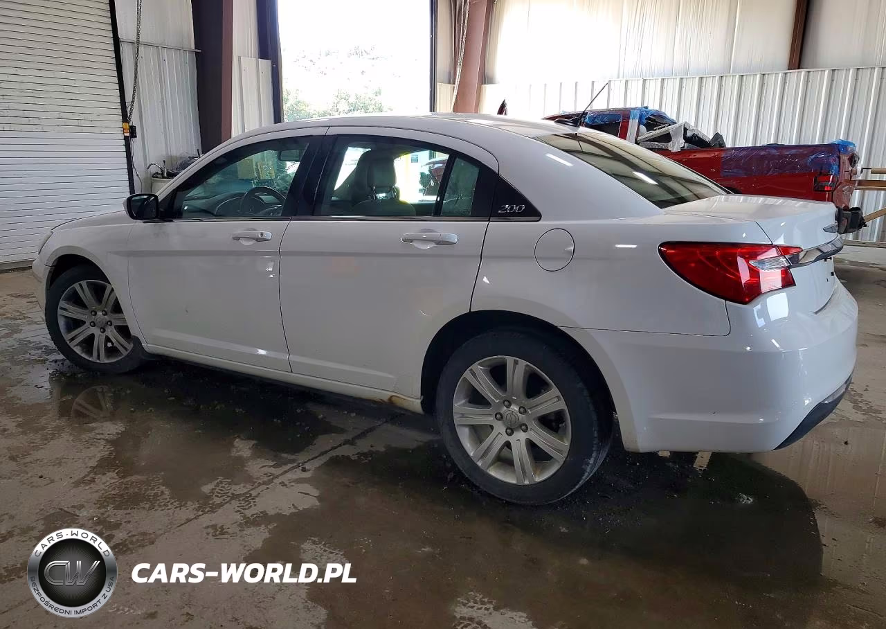 2011 Chrysler 200 Base VIN:1C3BC1FB1BN562305 - 2