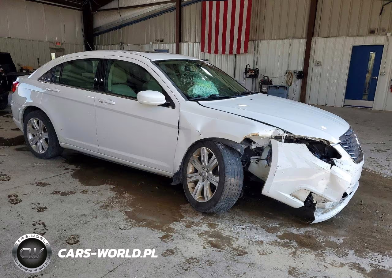 2011 Chrysler 200 Base VIN:1C3BC1FB1BN562305 - 4