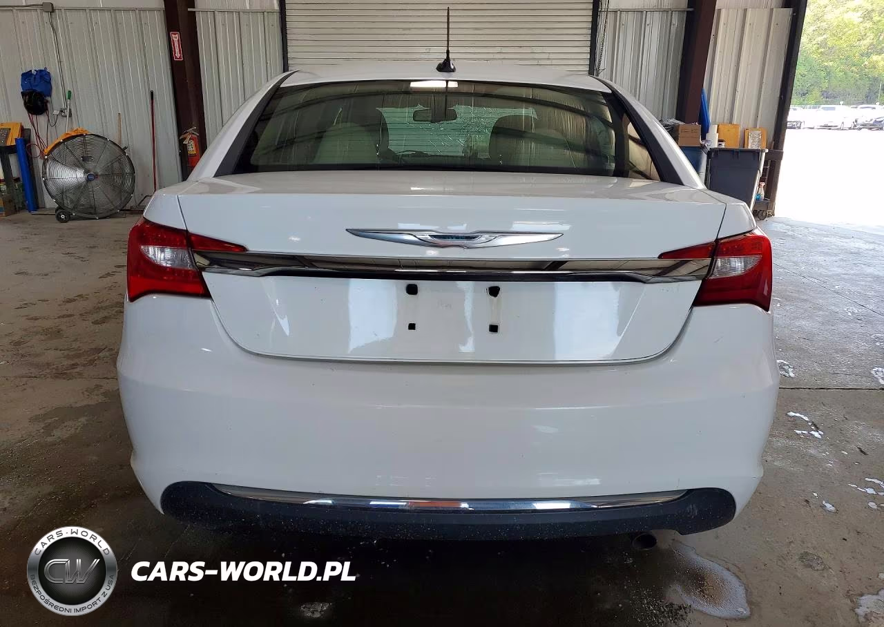 2011 Chrysler 200 Base VIN:1C3BC1FB1BN562305 - 6