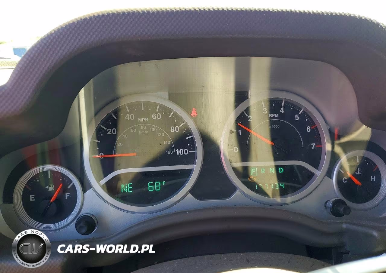 2007 Jeep Wrangler Sahara VIN:1J8FA54107L125802 - 9