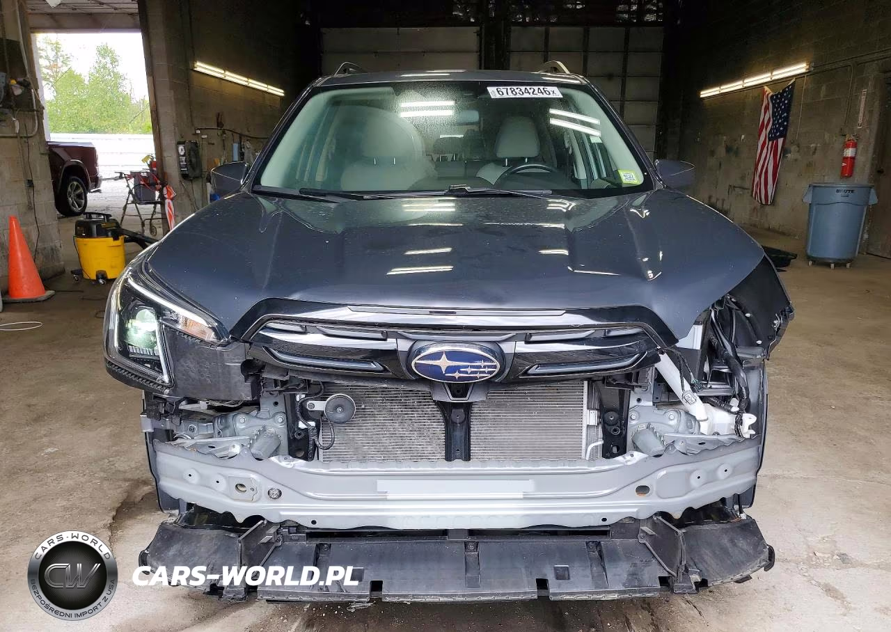 2023 Subaru Forester Premium VIN:JF2SKAEC3PH508102 - 5